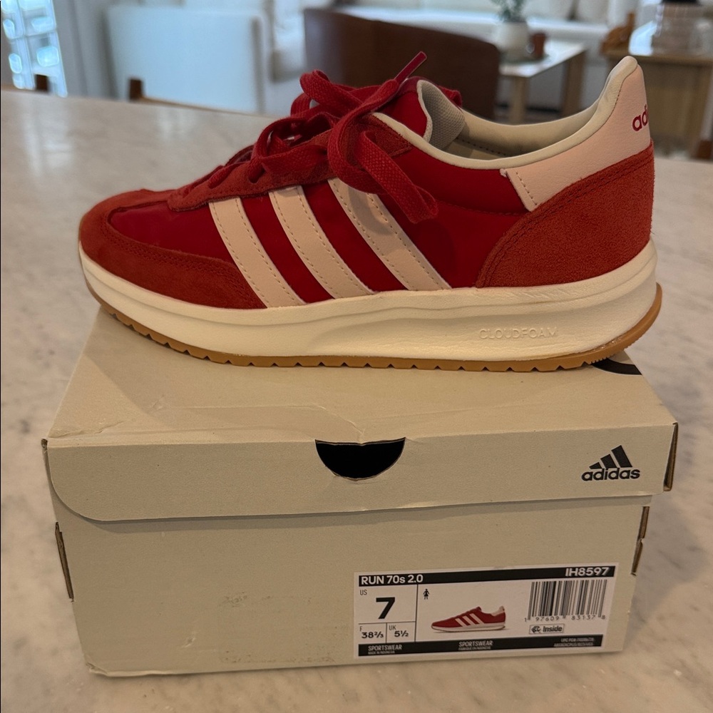 Adidas Women’s Run 70s 2.0 - RED